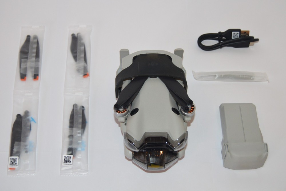 *Brand New* DJI Mini 4 PRO - UNIT and One Long Range PLUS Battery - Never Active