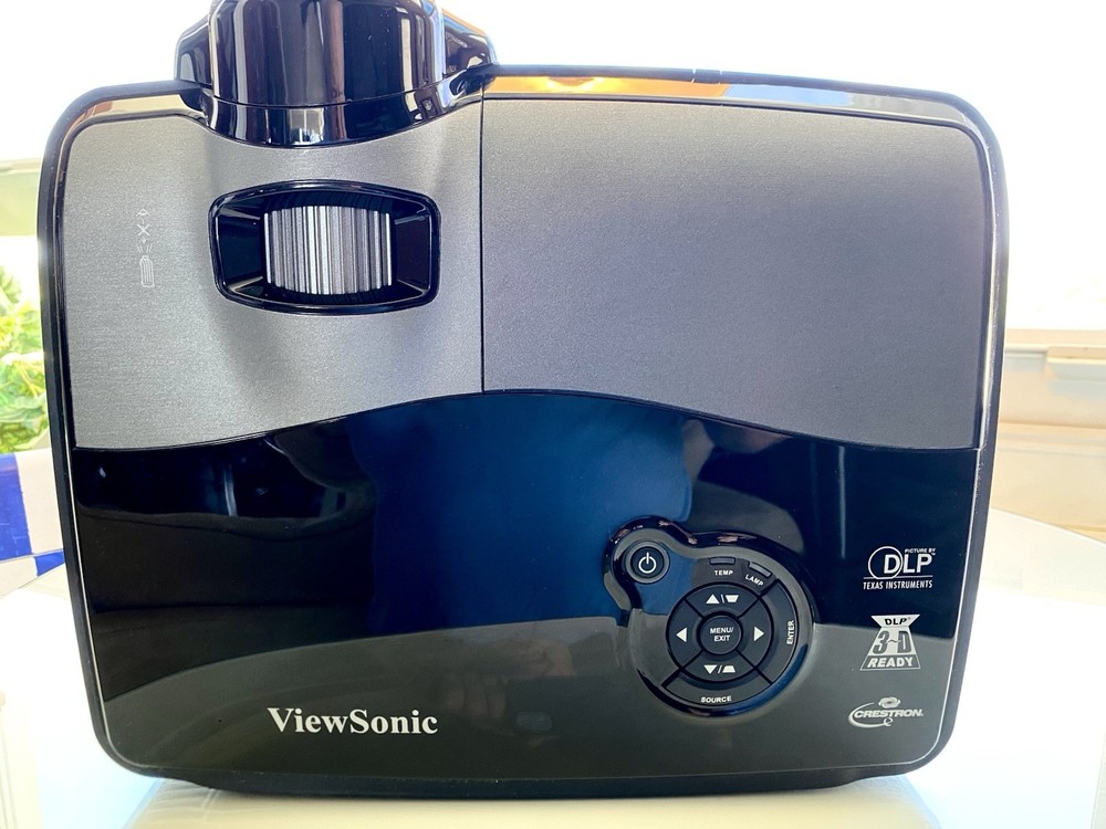 ViewSonic Pro8500 DLP 3D Ready Desktop Projector HDMI LAN USB with Case & Cables