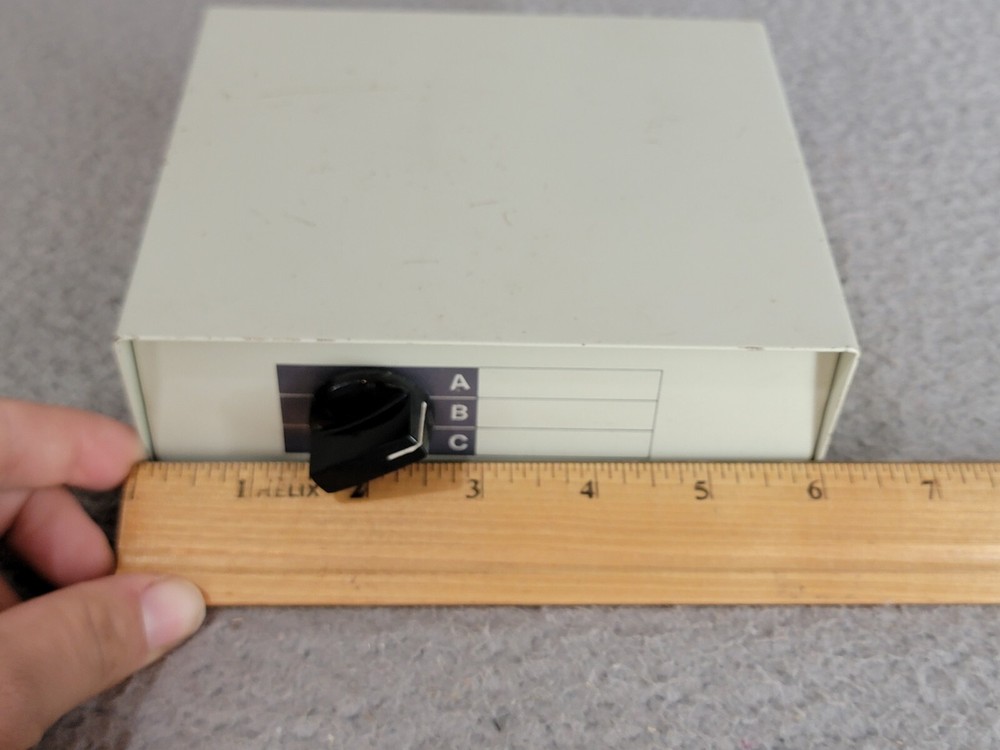 Data Transfer A-B-C Switch Box with 25-Pin Input / Output Connector Untested