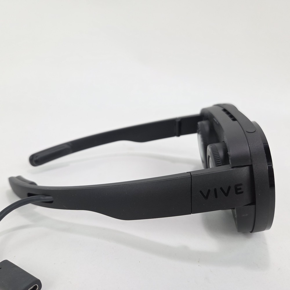 HTC Vive Flow Virtual Reality VR Headset Glasses w/ Controller