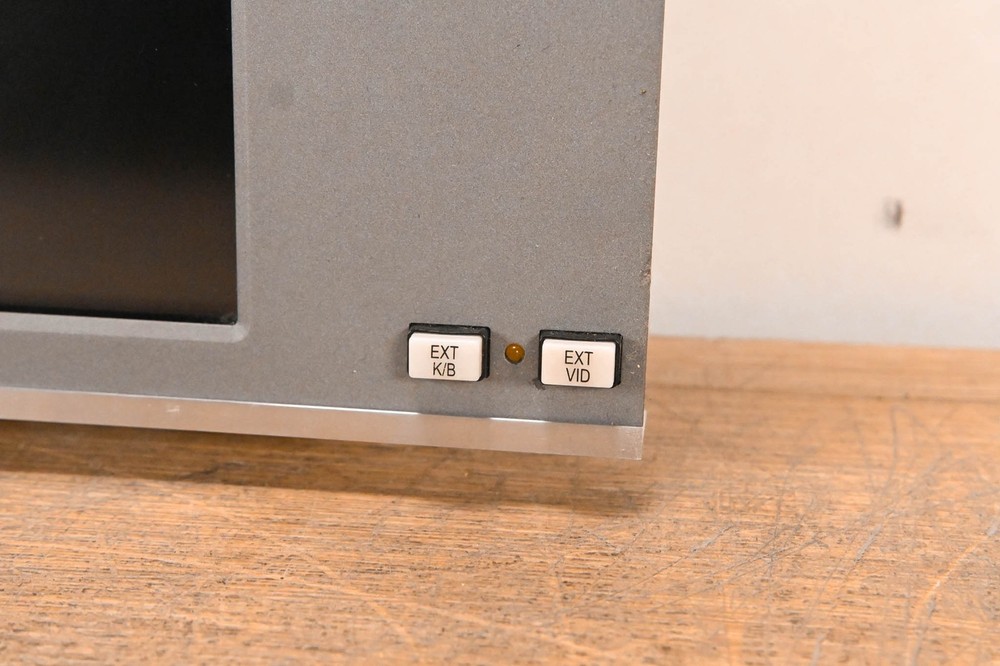 Solid State Logic C300 HD Operator Display (DVI/VGA, EXT K/B & EXT VID) CG01U0H