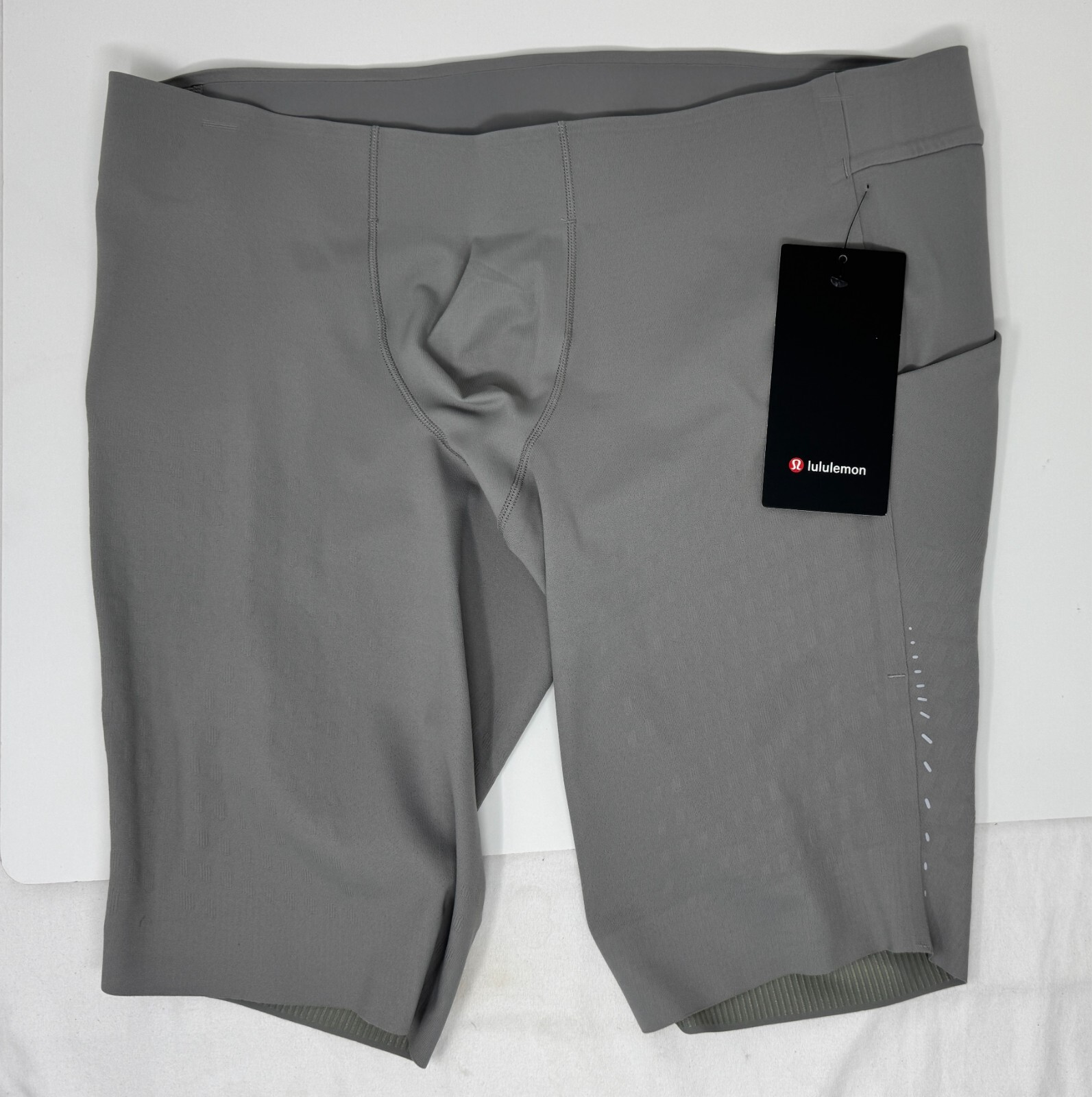 Lululemon Men’s Senseknit Running Short 10" Size M  Gull Gray  Tight Fit