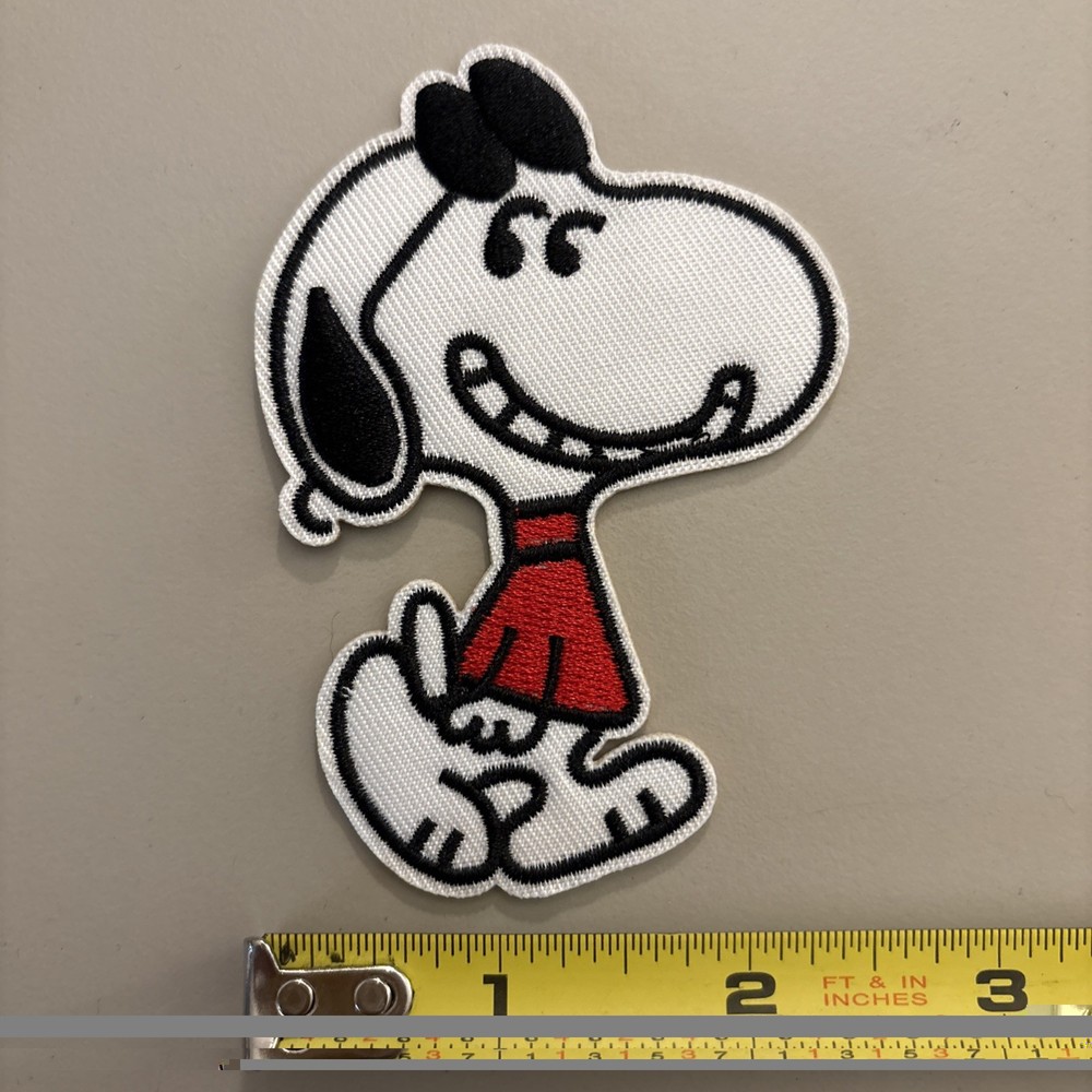 Happy / Smiling Snoopy - Embroidered Iron on patch