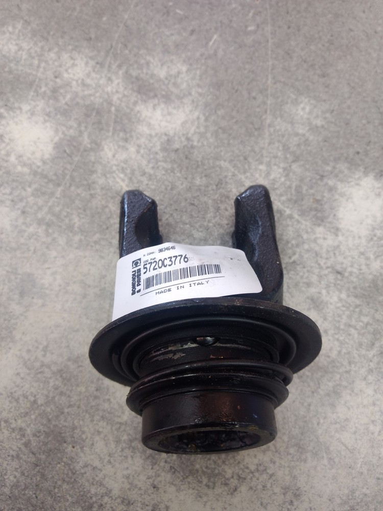5720C3776 PTO YOKE