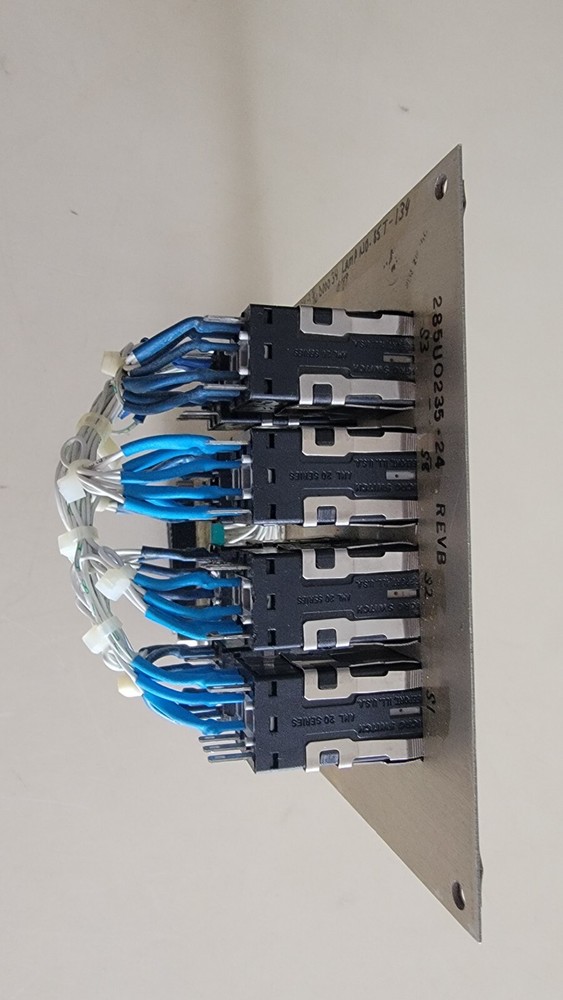 P/N: 285U0224-1 BOEING CHIME/LIGHT CONTROL LARGE MODULE