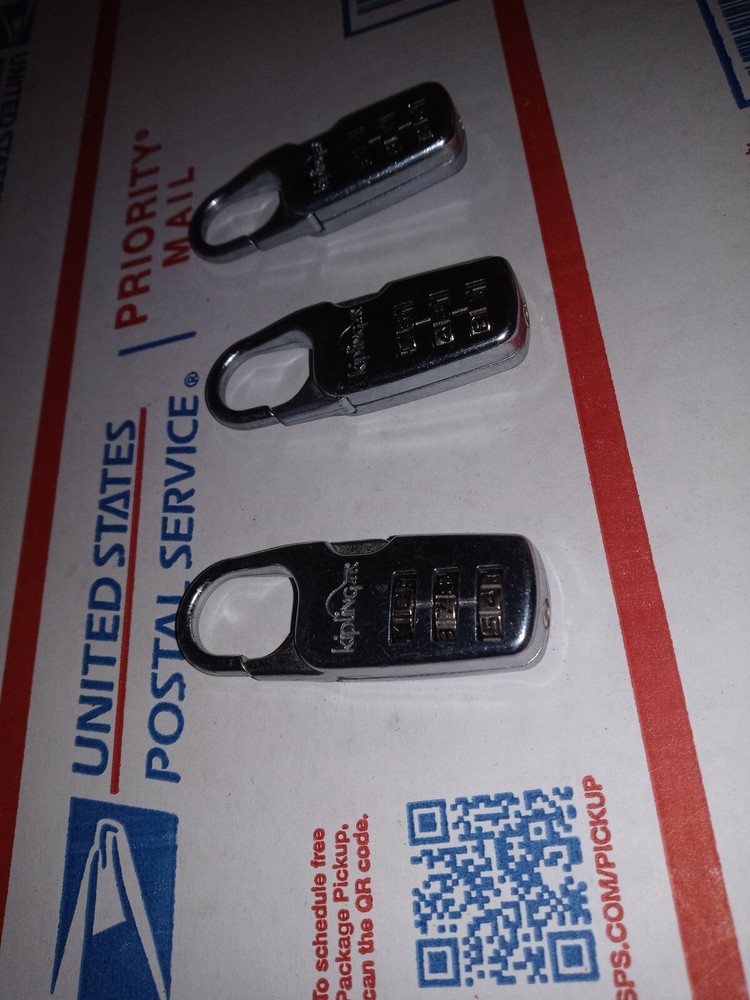 3 Kipling Locks , good and working condition.