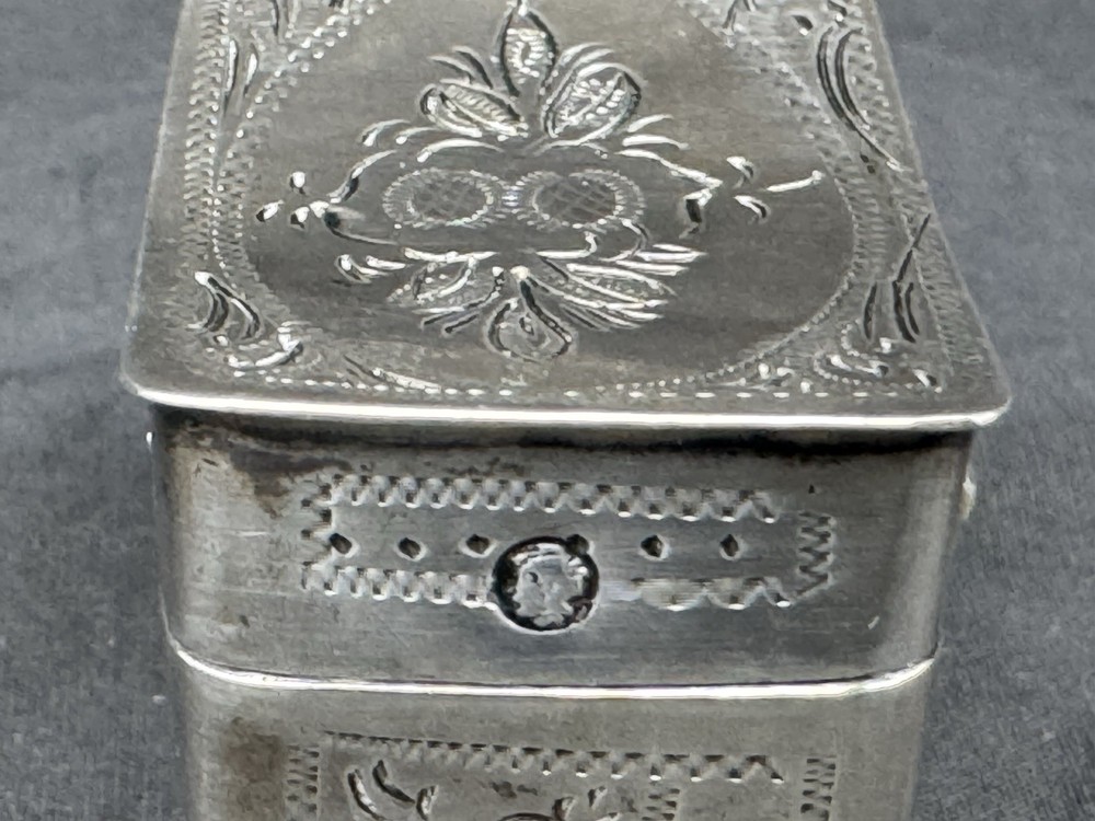 Antique Dutch 833 Silver Snuff Box