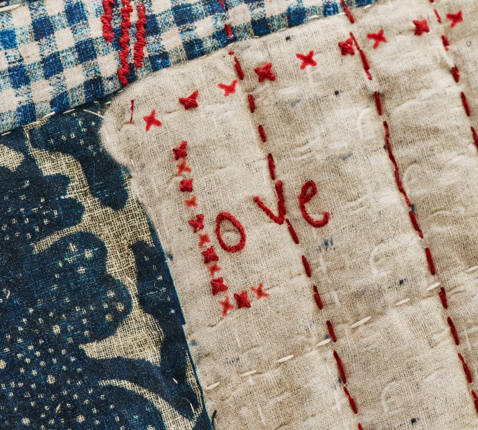 Pottery Barn Love Handcrafted Reversible Quilt King/Cal.King