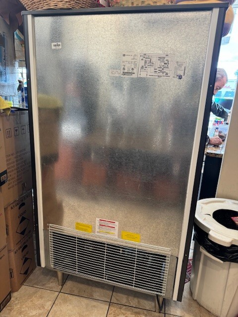Beverage Air Fridge - Open Air Display