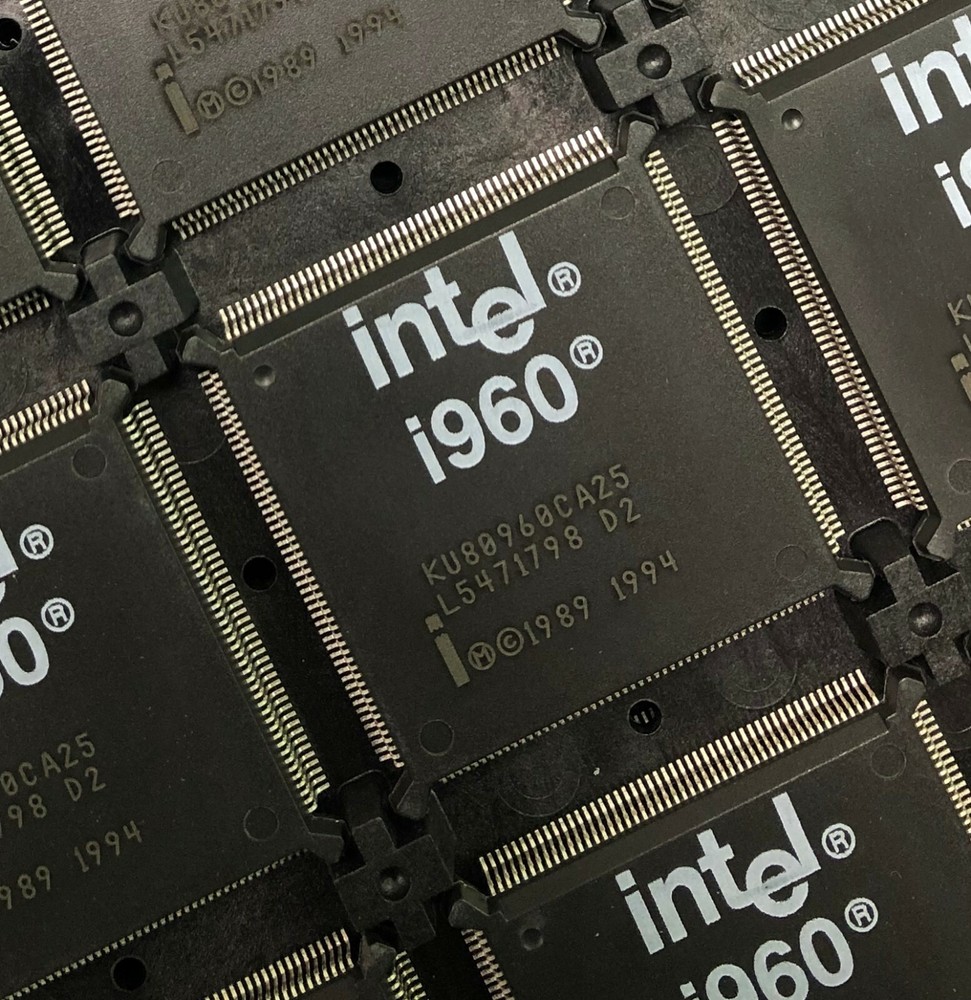 INTEL KU80960CA-25 RISC Microprocessor, 32-Bit, 25MHz, MOS, PQFP196 **NEW**
