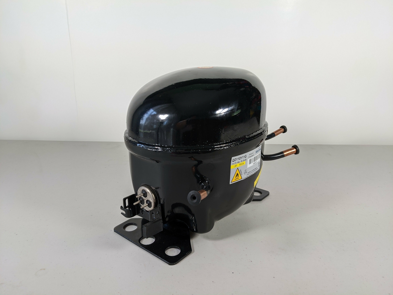 Sikelan QD110Y11G Refrigeration Compressor 1/4HP 751BTU 110-120V R600a LBP