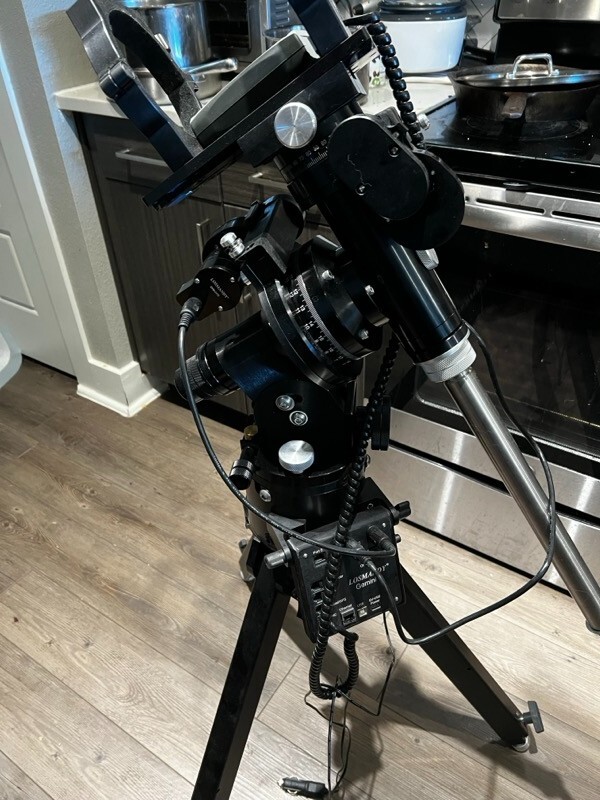 Losmandy GM811G Mount and Tripod with Gemini 2 controller