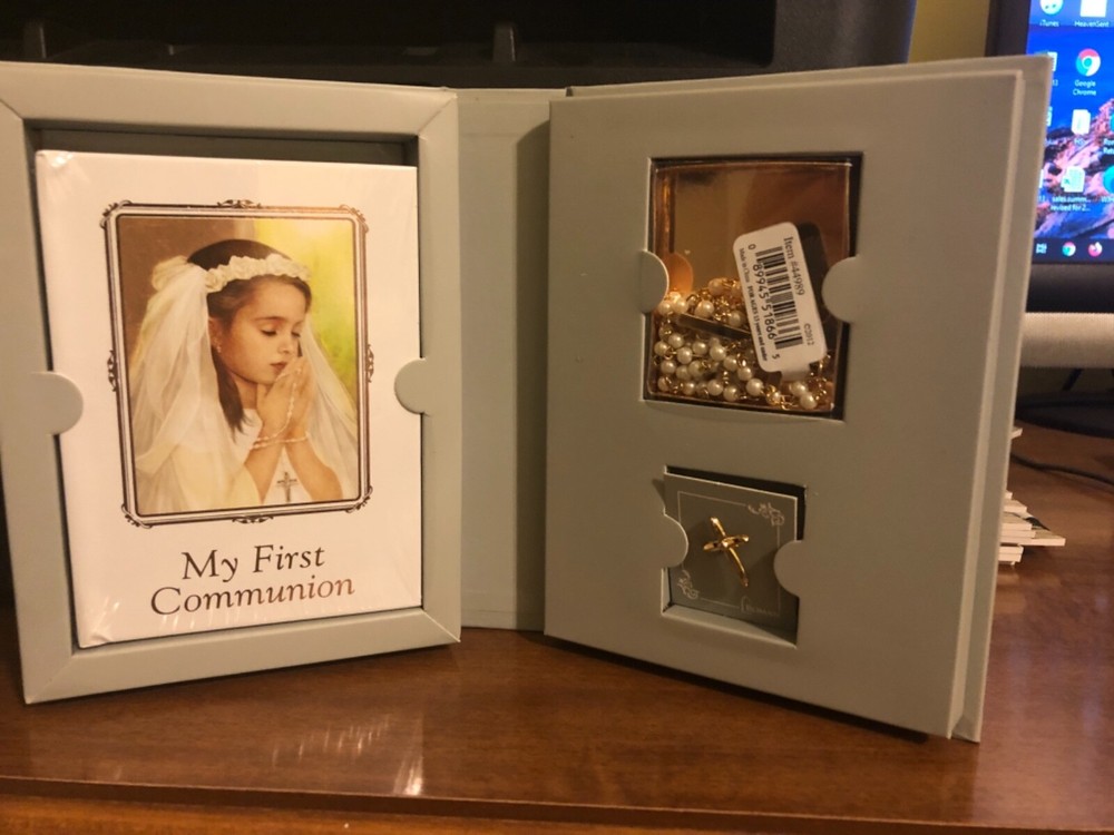 4PC GIRL COMMUNION FOLDER SET GREY W/BOOK, ROSARY, PIN brand new
