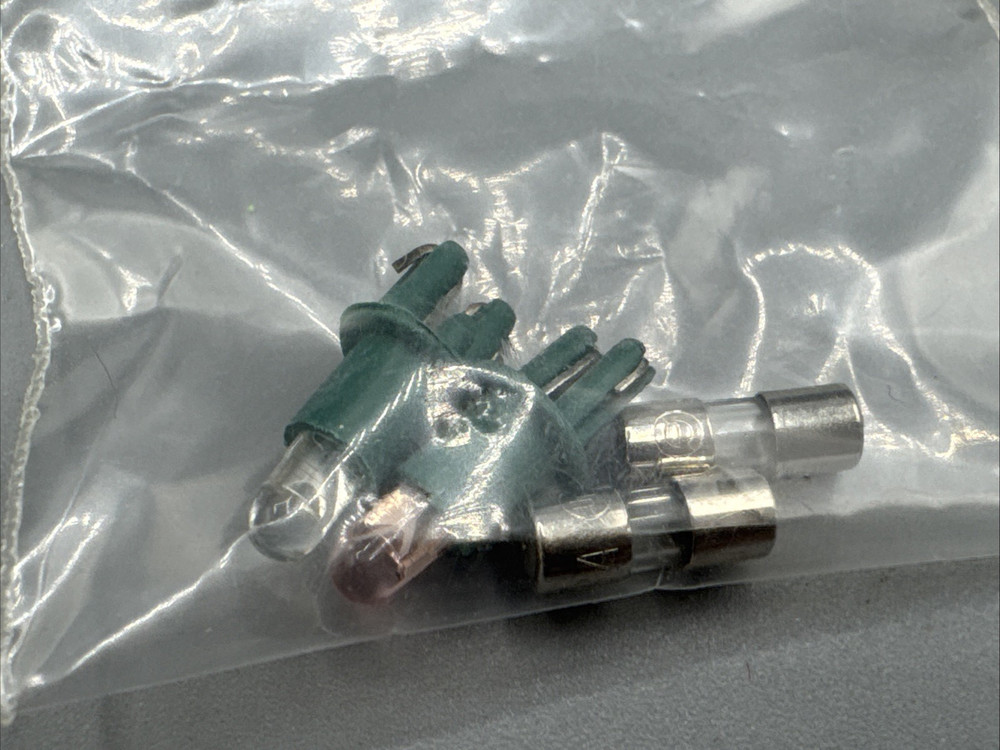 32 Mini Christmas Light Fuses & 32 Light Replacement Fuses String Lights, 3 AMP