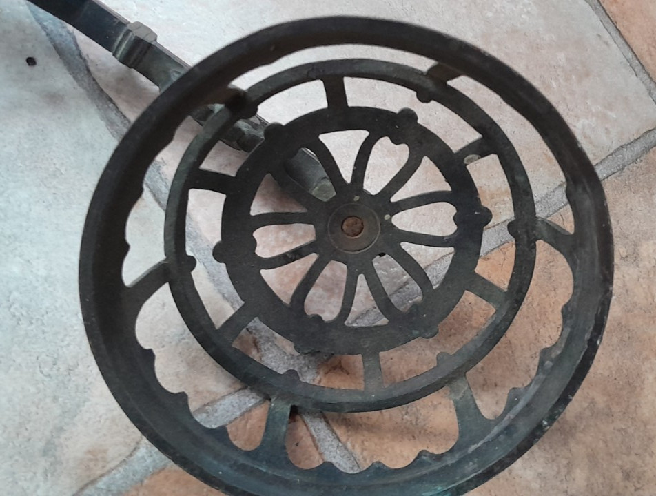 ANTIQUE OIL LAMP BRACKET