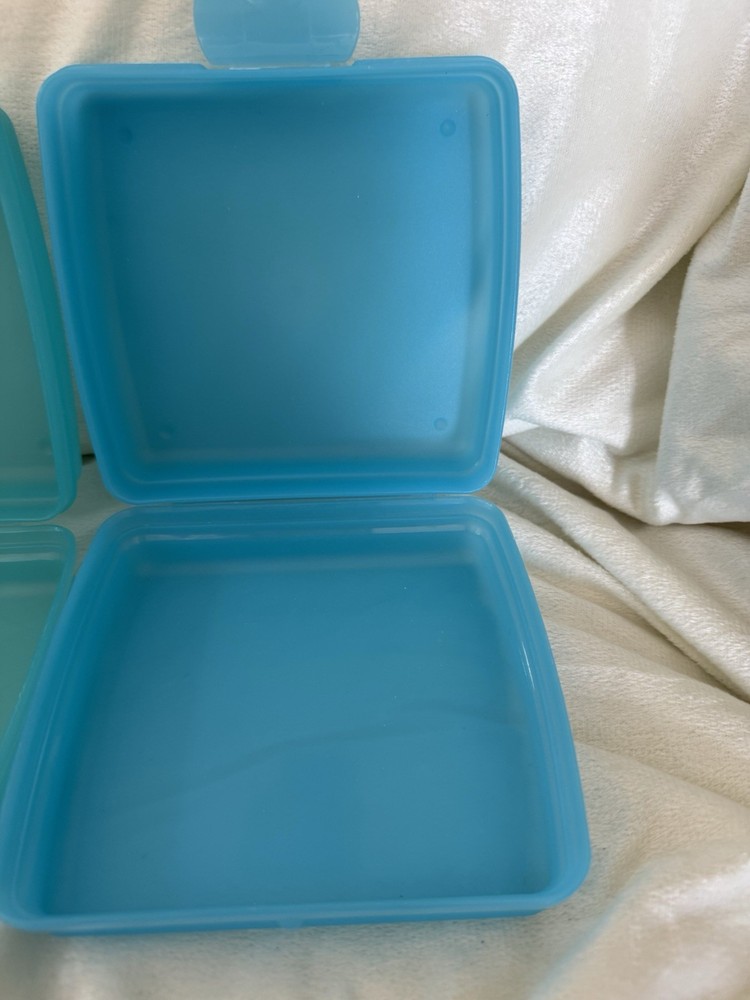 Tupperware Sandwich Keeper Reusable Containers 3 count With Attached Lid