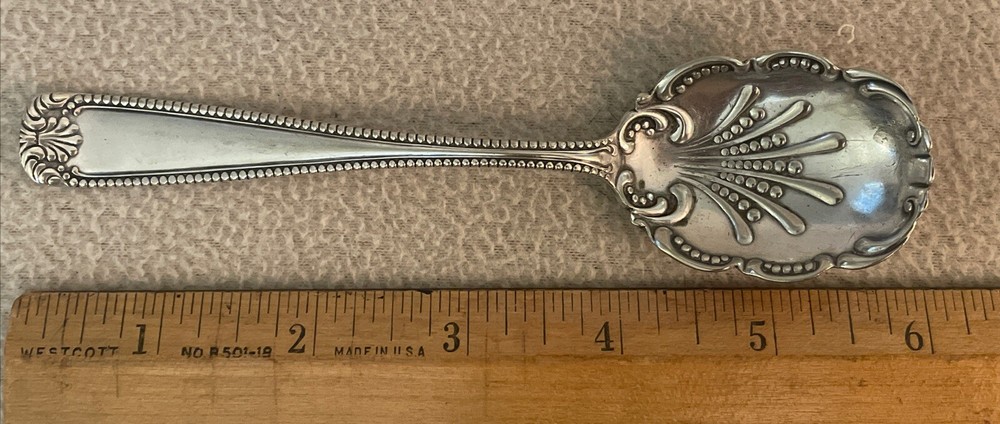 International Silver ORLEANS Solid Smooth Berry Spoon (Silverplate 1901)