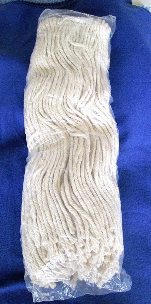 WHITE HEAVY DUTY STRING MOP REPLACEMENT HEAD - 20"
