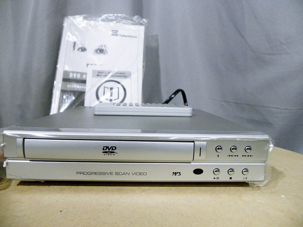 Compact dvd Player Harmon Tec model DV-102 with Remote Cables Open Box New