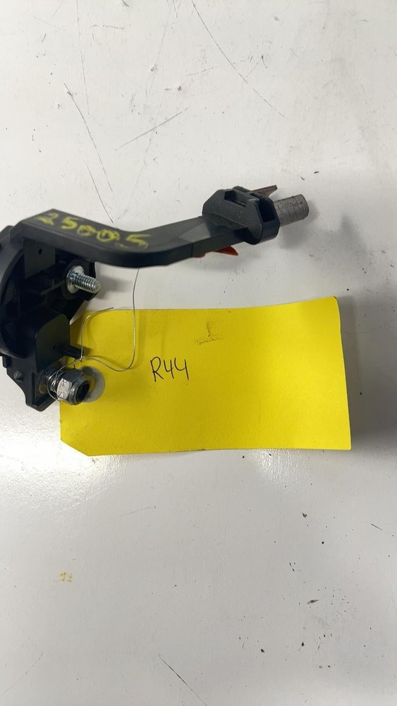 07-13 BMW 335i E90 E91 E92 E93 External Ignition Base Jump Terminal 9144884 OEM