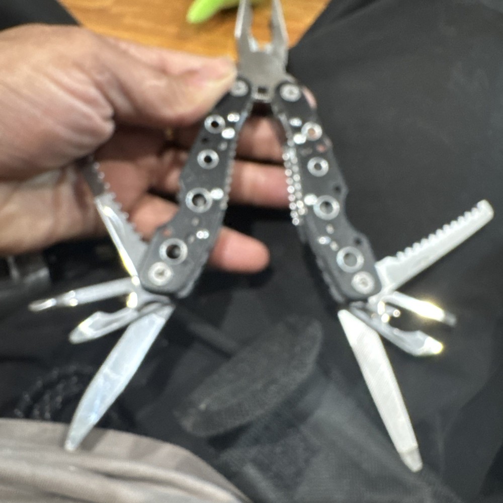LETARGETS BLACK 7 TOOL MULTITOOL