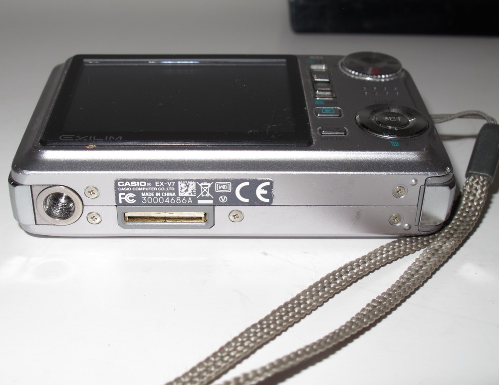 Casio Exilim EX-V7 7.2 MP Point & Shoot Digital Camera (Stabilizer Error)