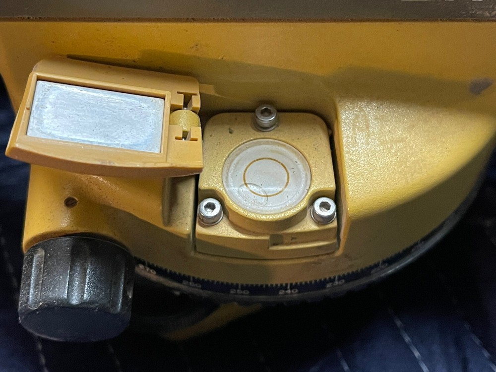 Topcon AT-G7n automatic level construction level With Case