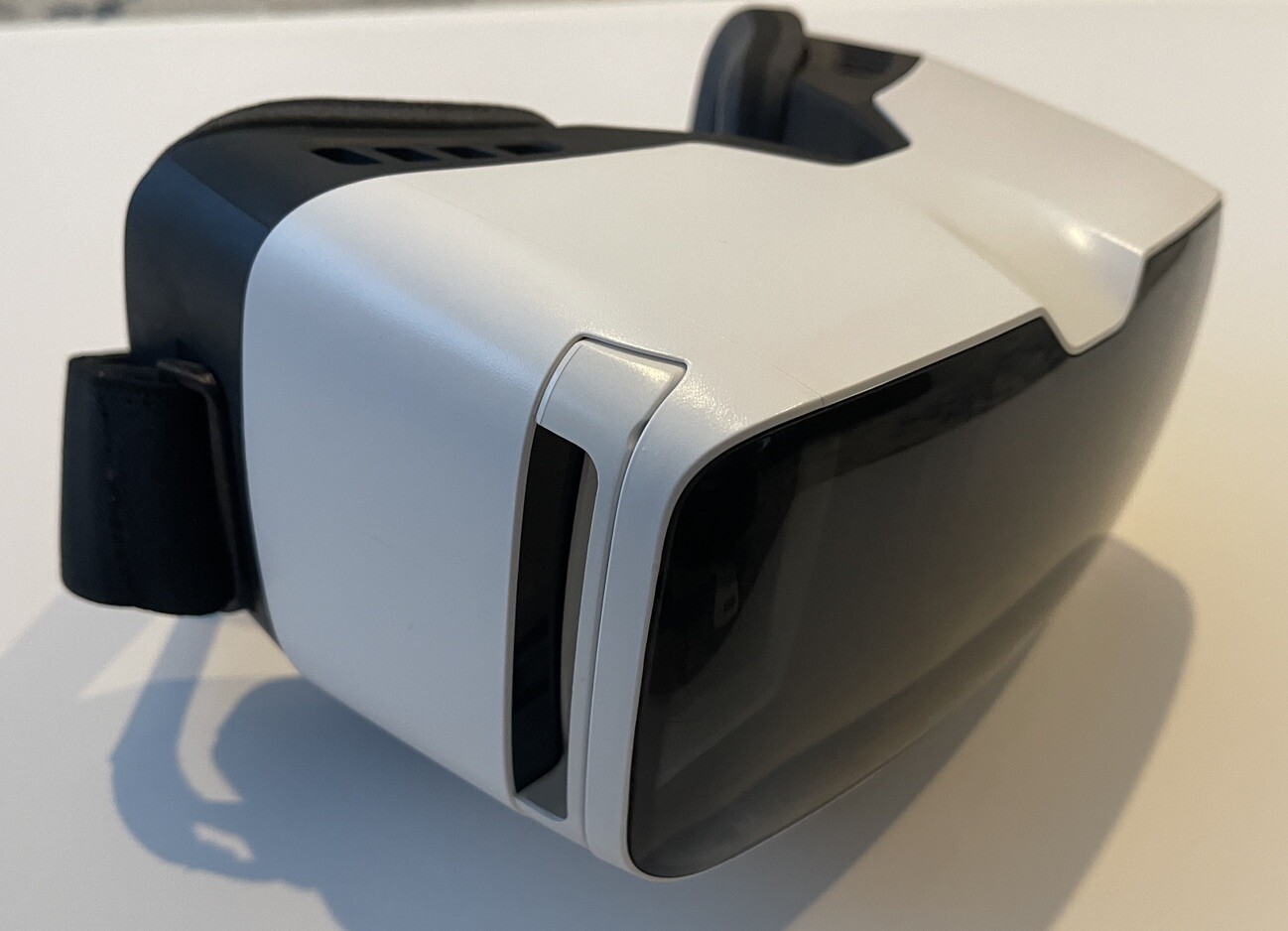 VR One Goggles Plus Headset Zeiss Virtual Reality Interactive 2017 Travel Case