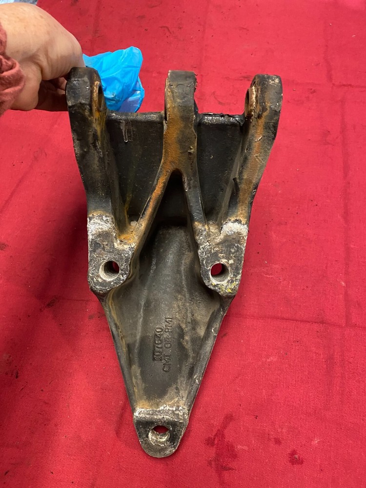 PETERBILT REAR CAB SUPPORT ,MOUNT, BRACKET SUSPENSION MOUNT 29 05988