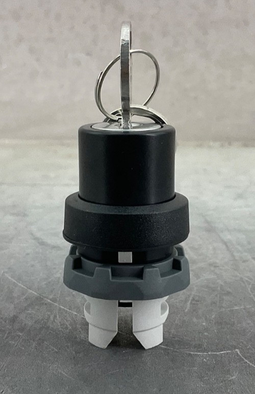 NEW ABB M2SSK2-101 NON-ILLUMINATE SELECTOR SWITCH 2 FIX POS KEY REM B