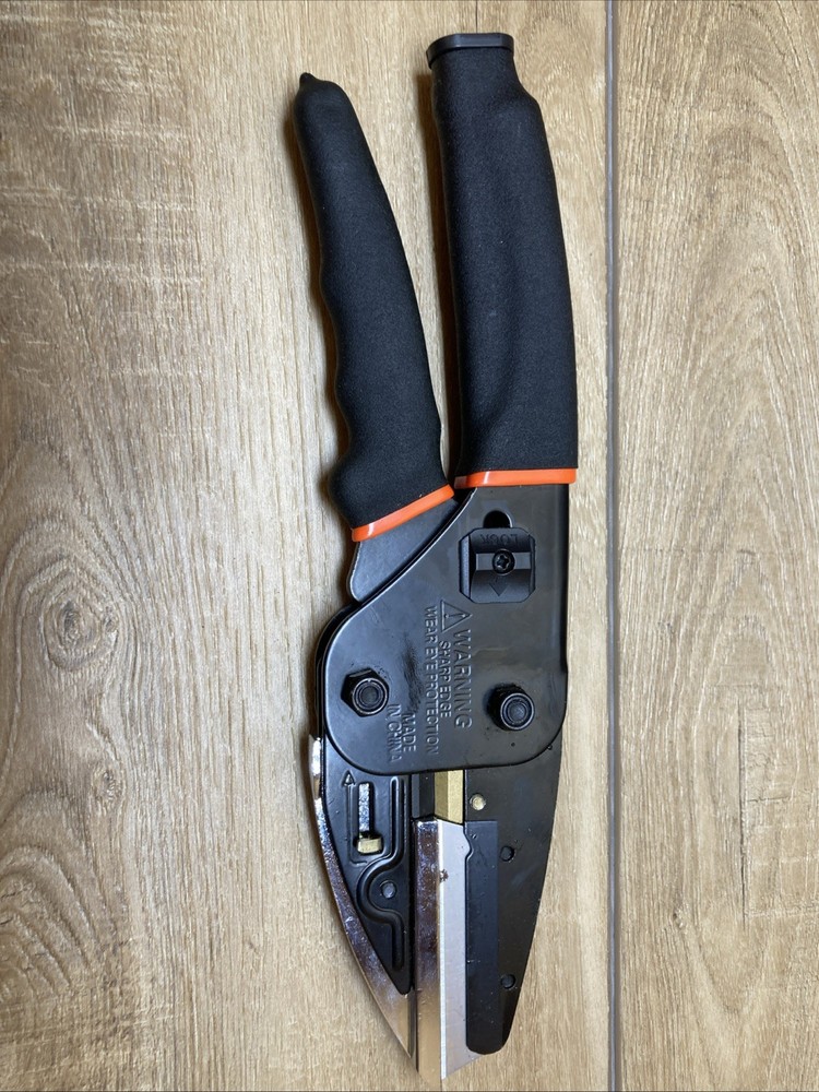 Heavy Duty Scissors All Purpose - Multipurpose Utility Cutter,6 in 1 Function,Av