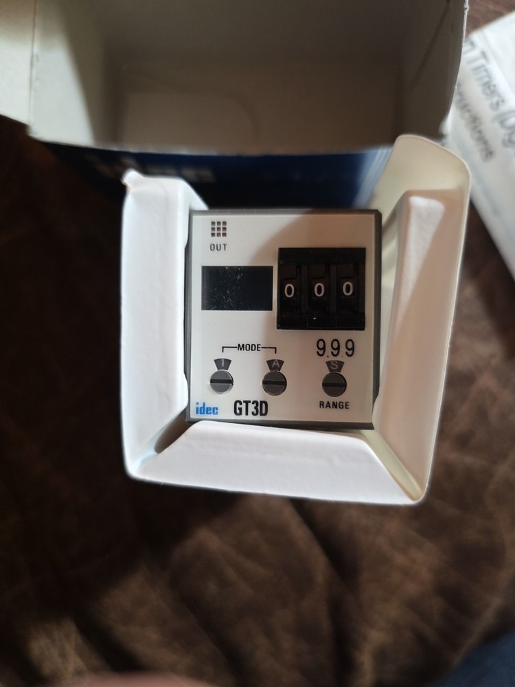 Idec Electronic Timer Idec Electronic Timer Gt3D-AF20GT3D-3AF20 - NEW AND IN BOX
