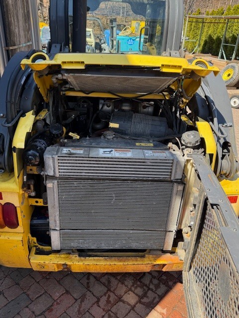 Skid Steer New Holland L220