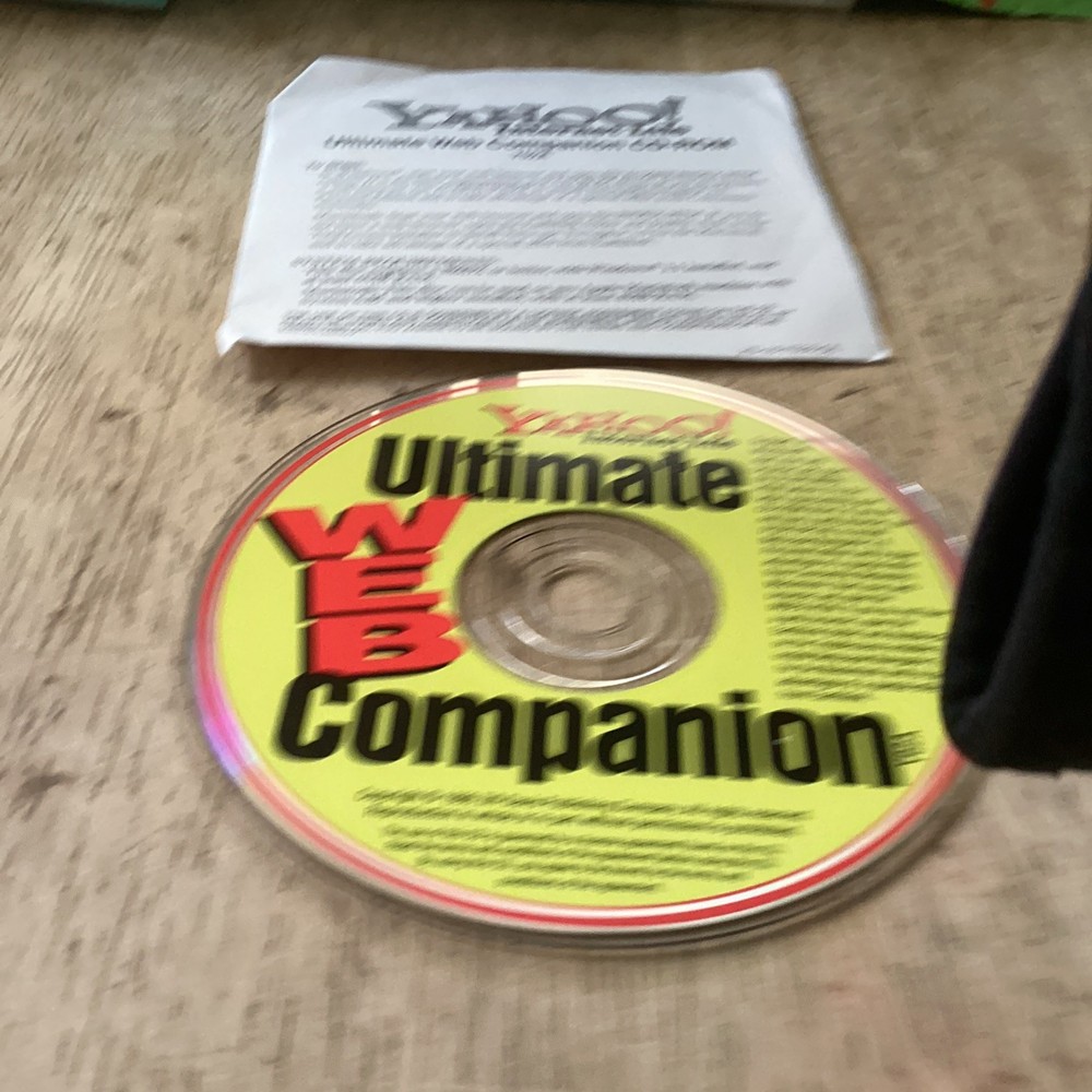 Yahoo Internet lite ~ Ultimate Web Companion by Ziff-Davis ~ 1996 ~ CD-ROM A