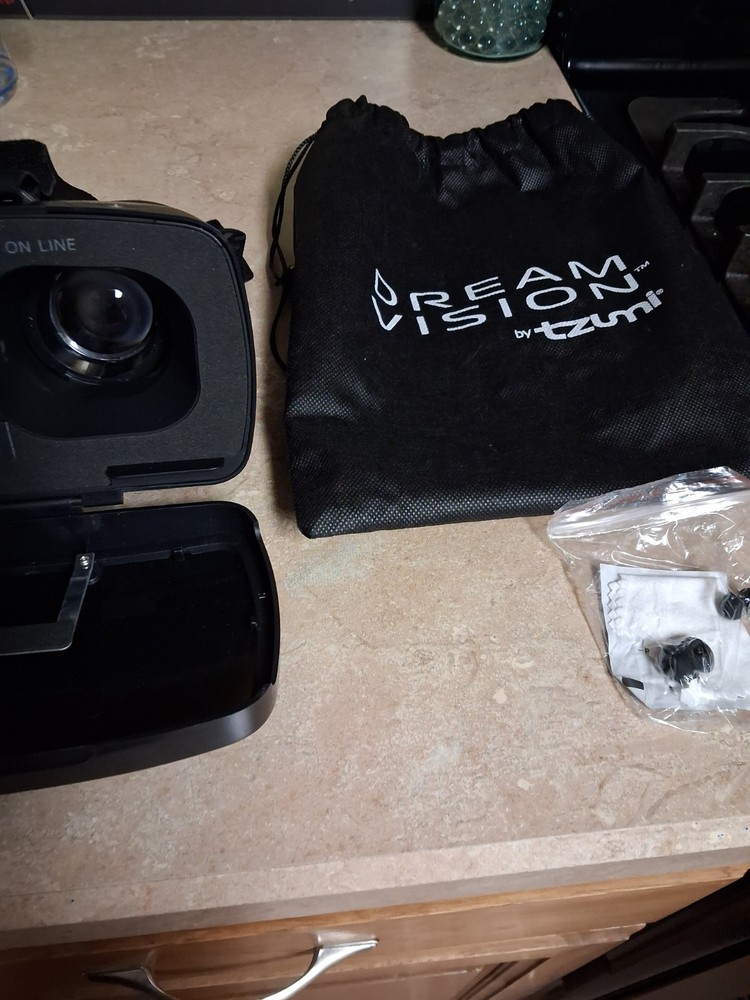 Tzumi Dream Vision Virtual Reality Smartphone Headset