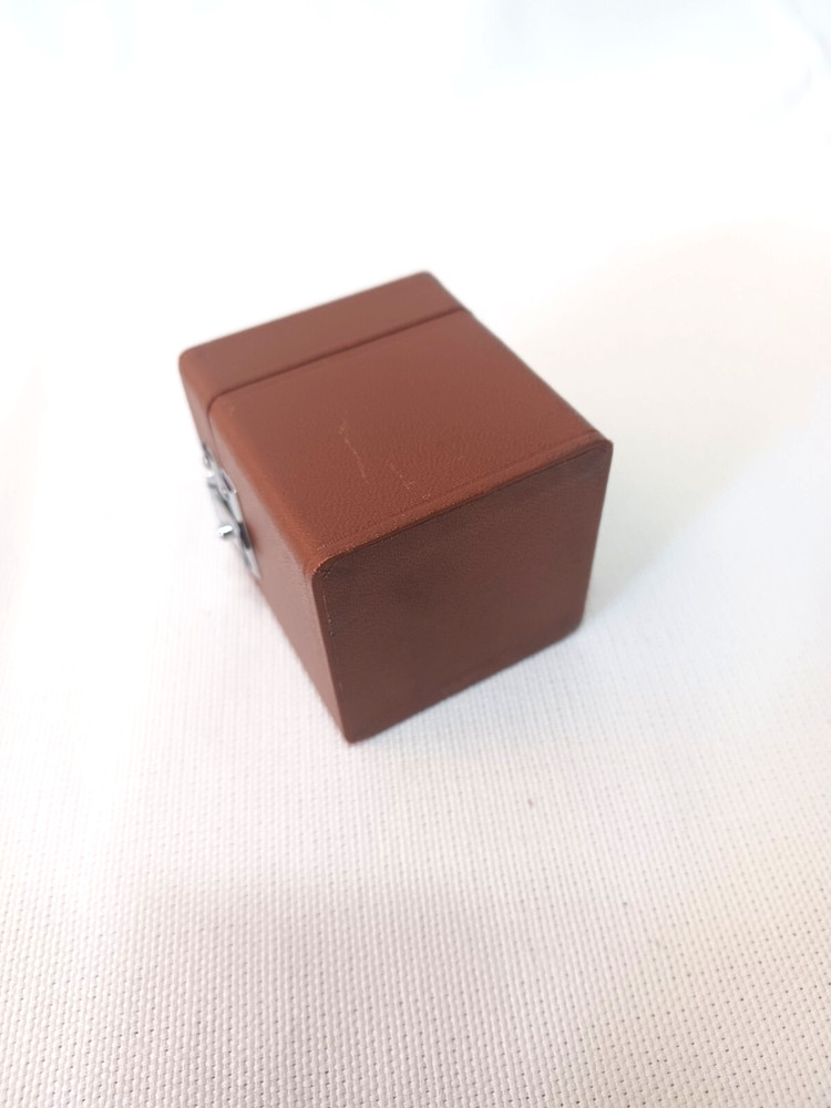 Ernst Leitz Right Angle Micrscope Projector with Box