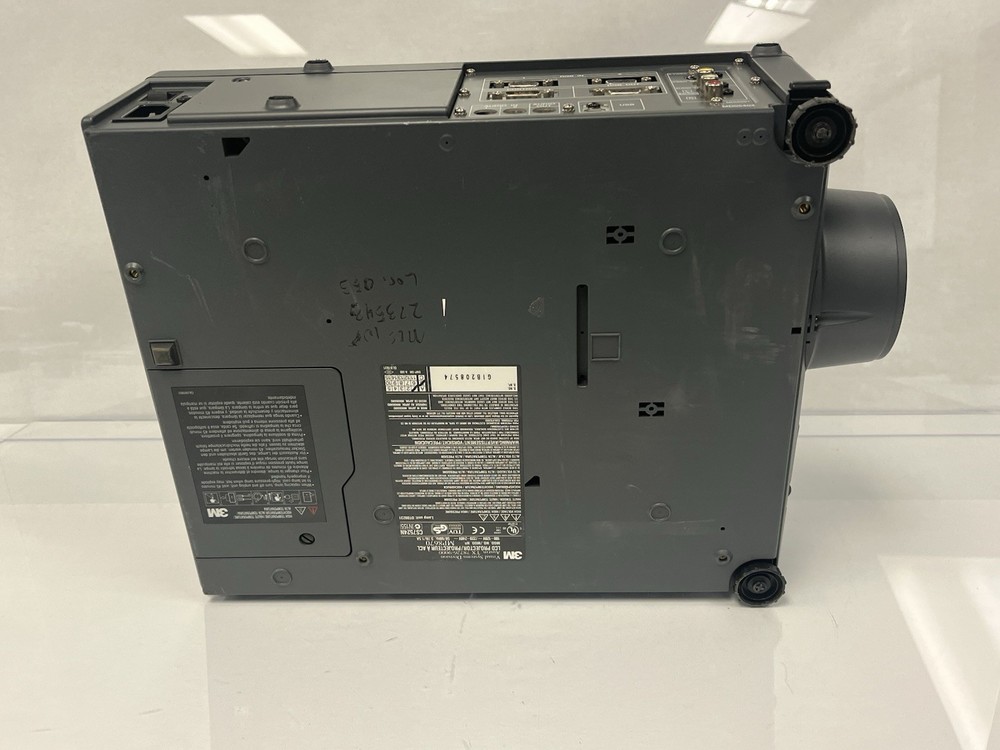 3M MP8670 Projector Digital Multimedia Projector with Power Cord