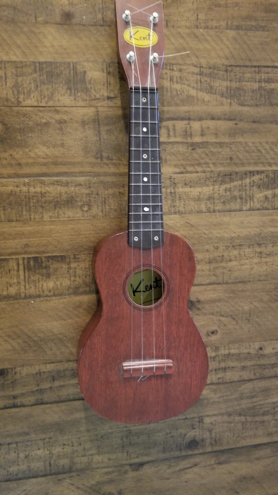 Ukulele – Kent Soprano Ukulele / Good Condition