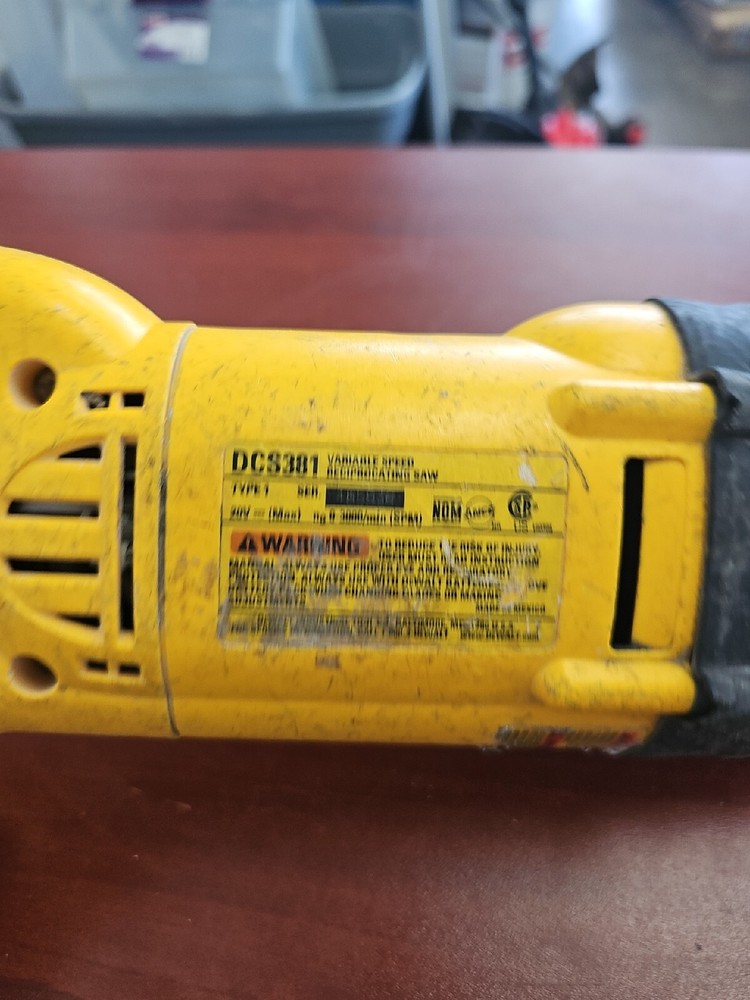 Dewalt Reciprocrating Saw (Model: DCS381)
