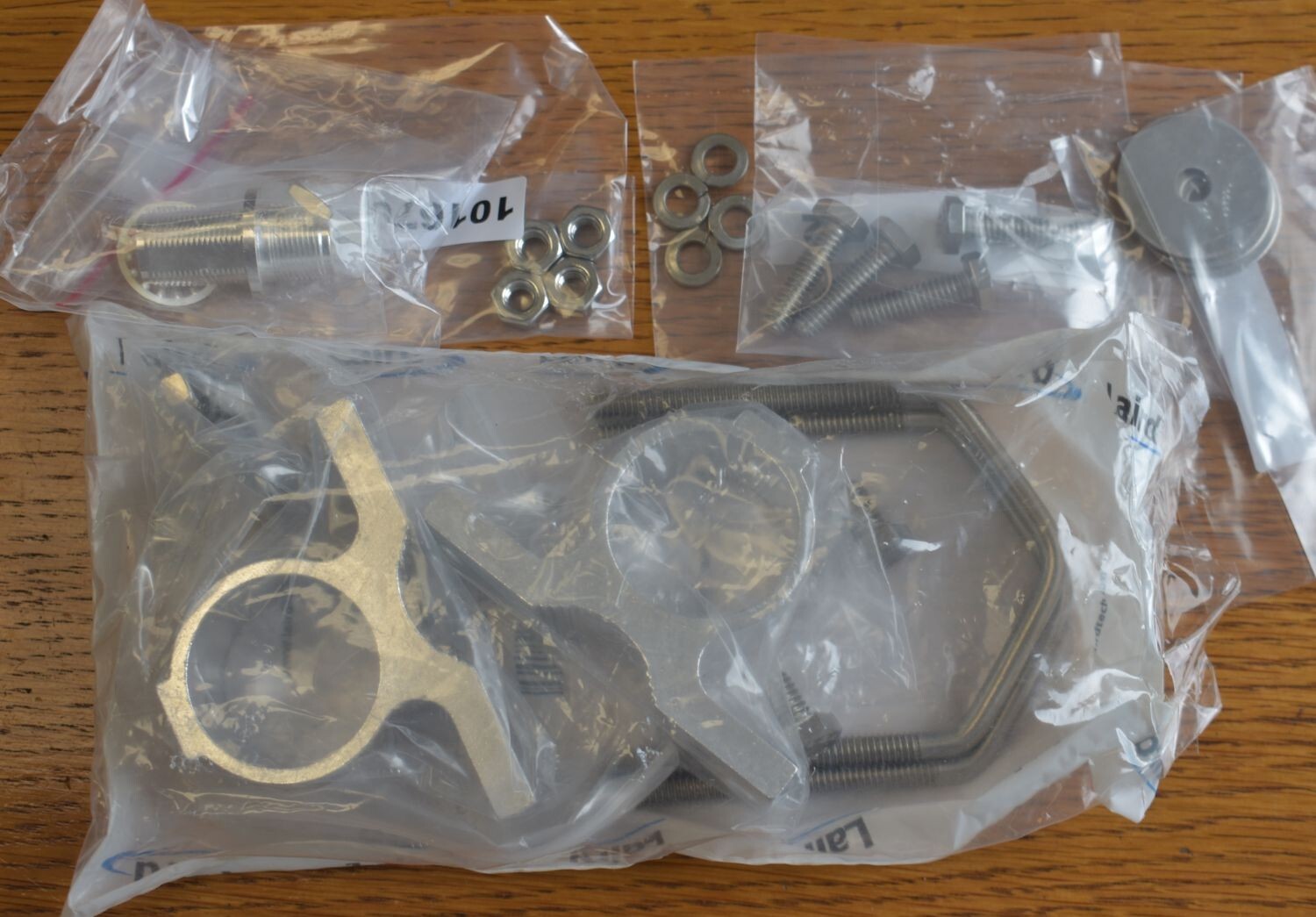 Laird FM2 - Fiberglass Antenna Mounting / Hardware Kit (2 pc)