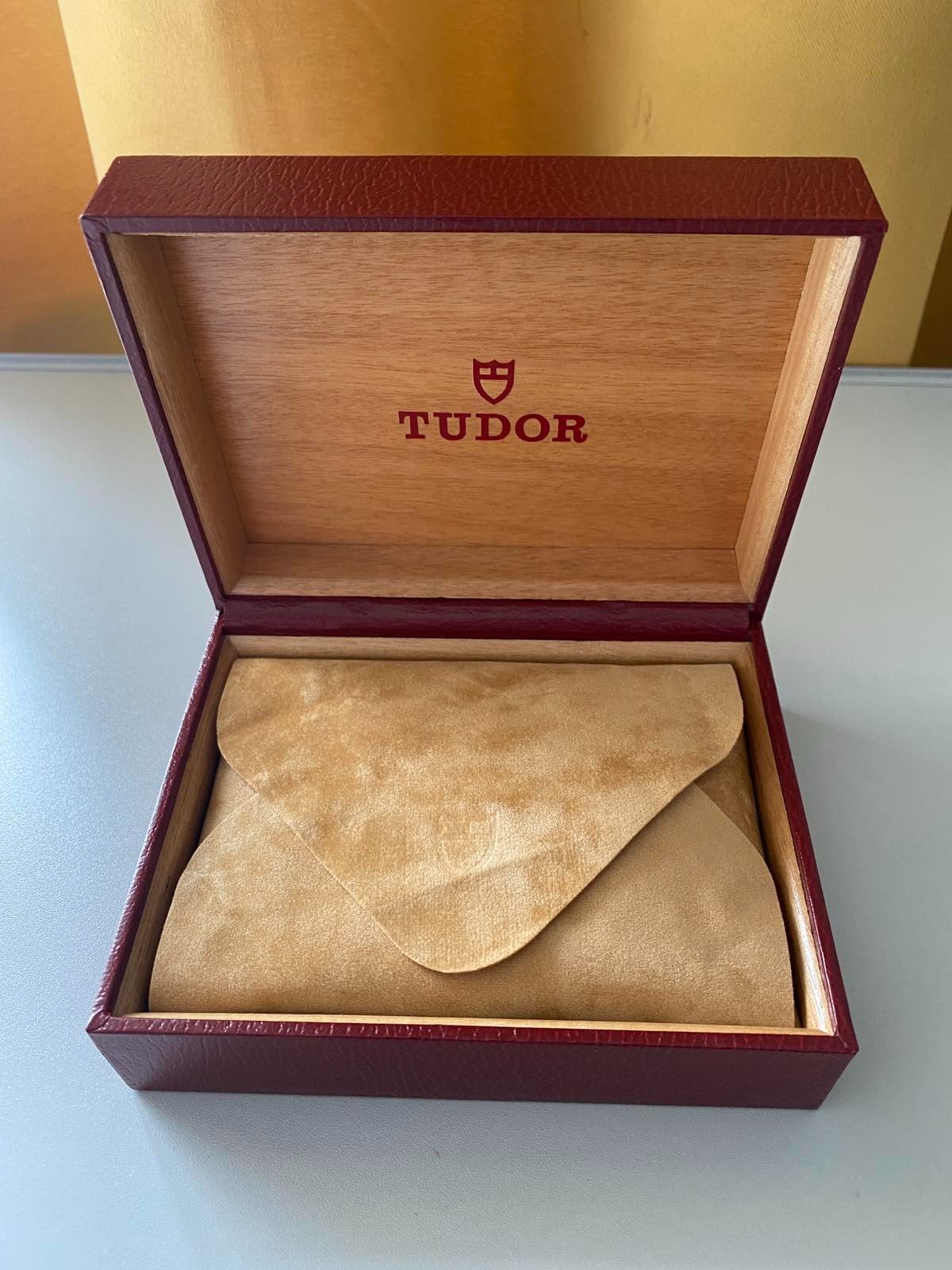 Vintage Tudor Prince Oysterdate Watch Box. Tudor watch box 94 00 1