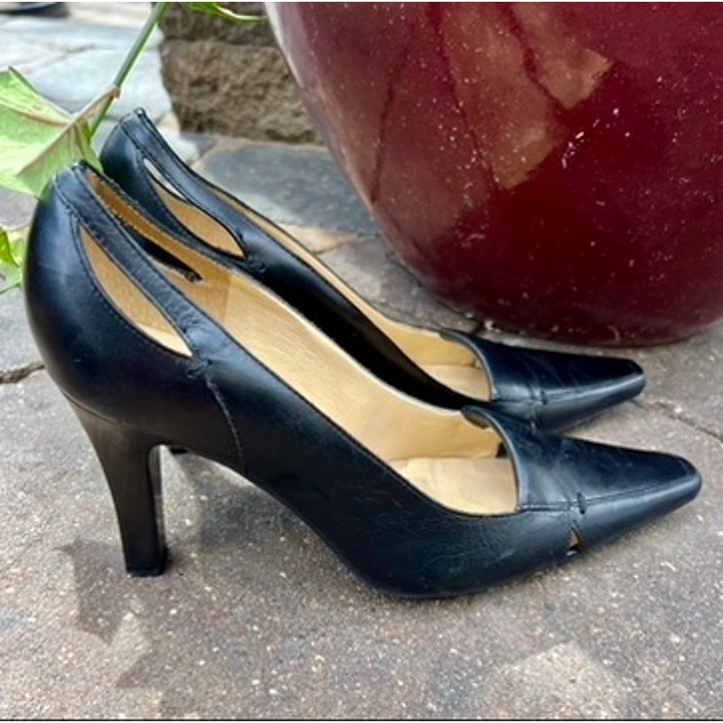 Unisa black leather heels size 7.5