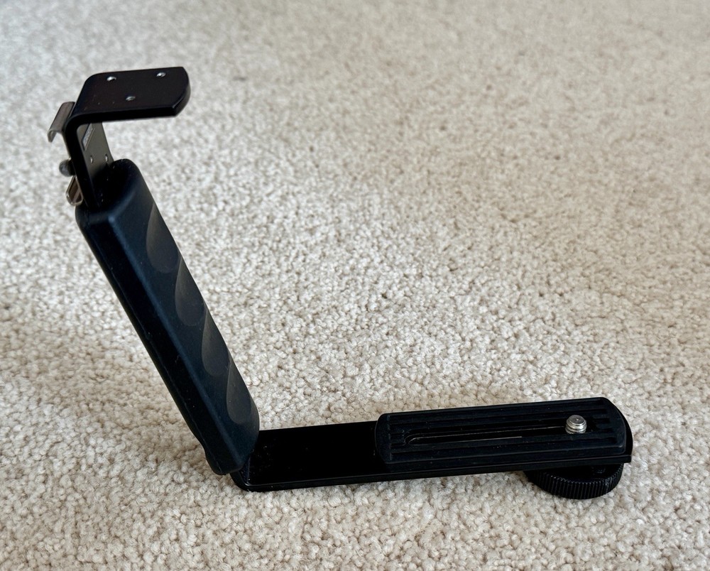 DSLR Camera Flash L Bracket Rubber Hand Grip - NEW