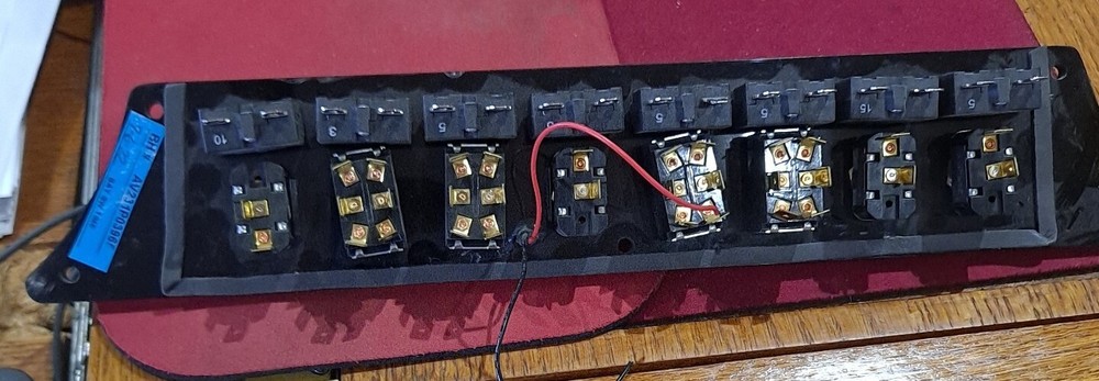 Avid Toggle Switch Panel - P# AVID 8B8T