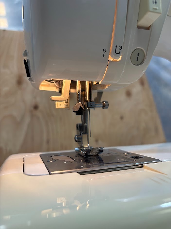 Baby Lock PRO LINE BL6600 Computerized Sewing Machine with Pedal