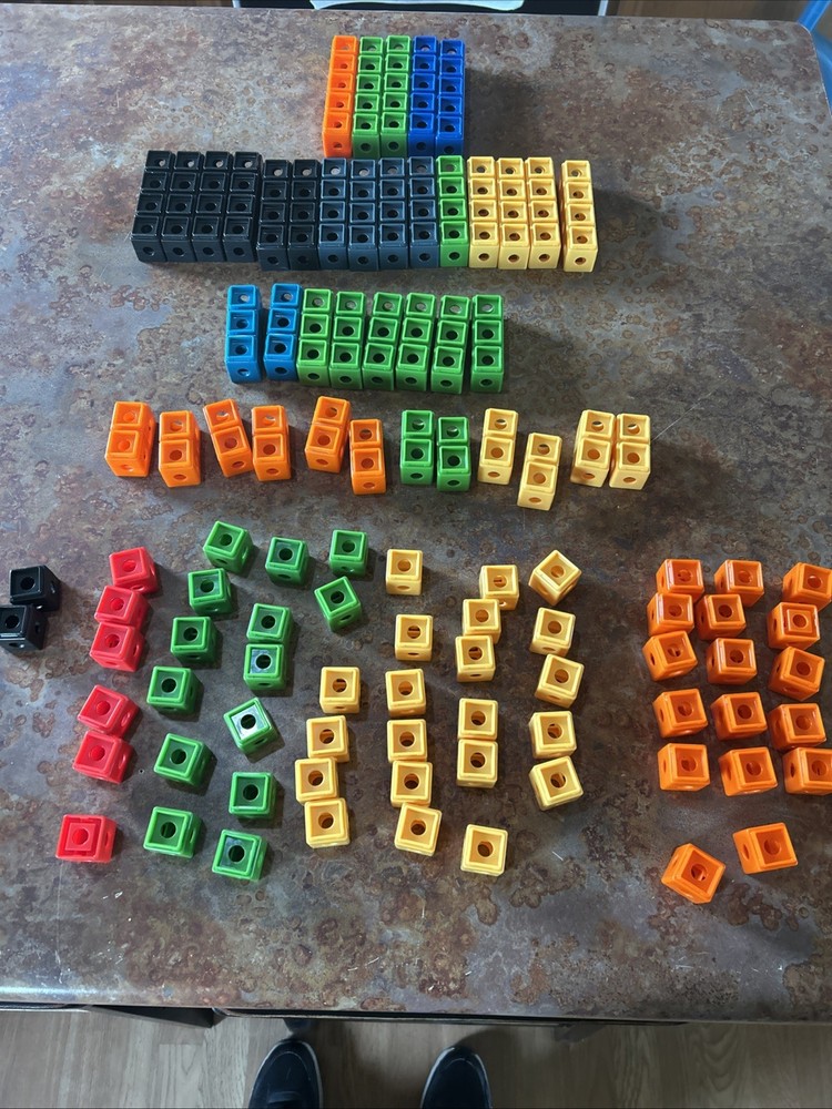 Vintage 2008 Snap Cubes 100 Pieces