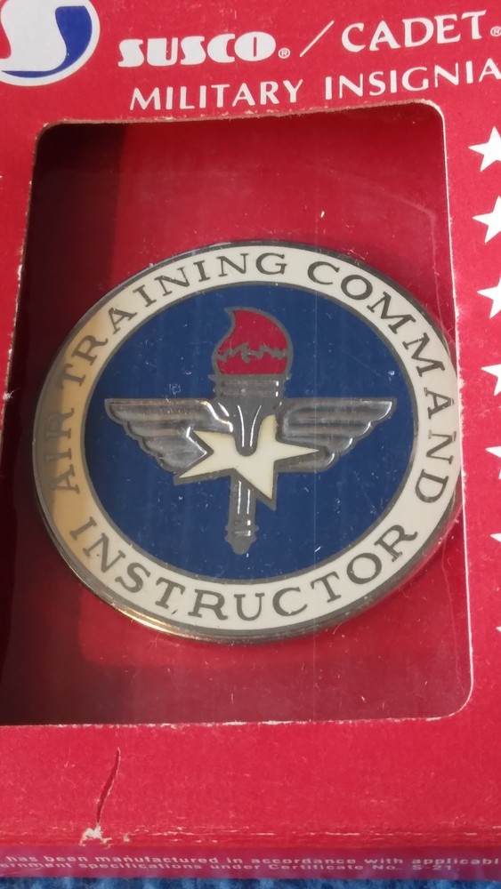 AIR FORCE AIR TRAINING COMMAND INSTRUCTOR PIN - SUSCO NEW 2 INCH