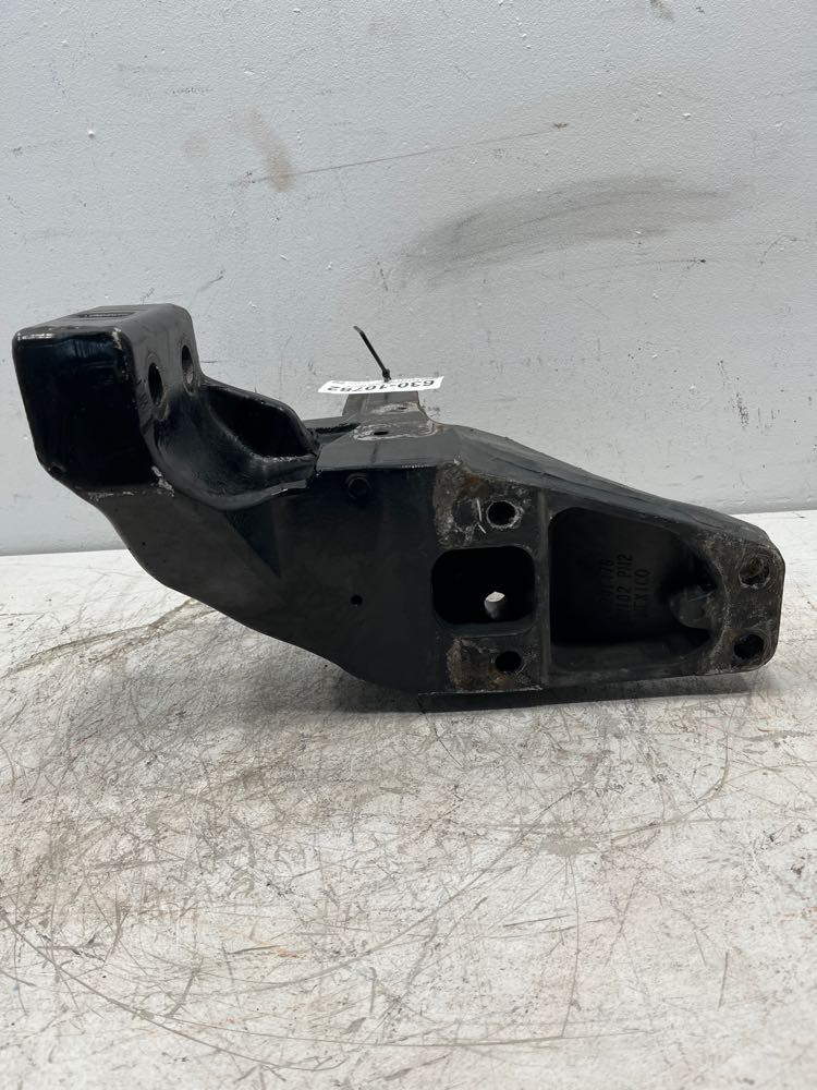 Peterbilt Cab Mount A856136R (630-10782)