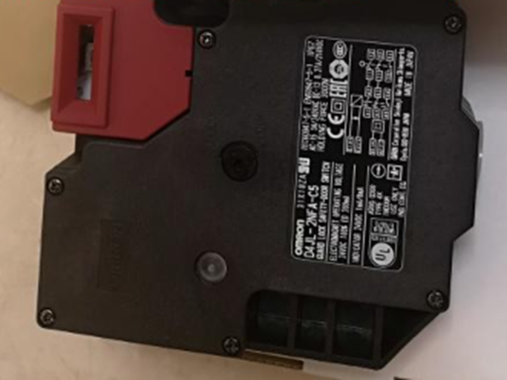 NEW OMRON D4JL-2NFA-C5 Safety Door Switch