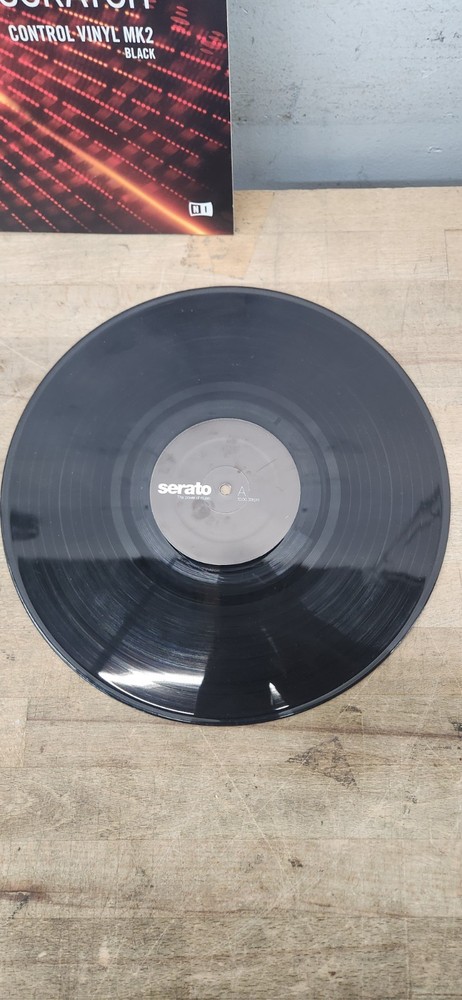 2x Native Instruments Traktor Scratch Pro Control Vinyl MK2 Black Record DJ